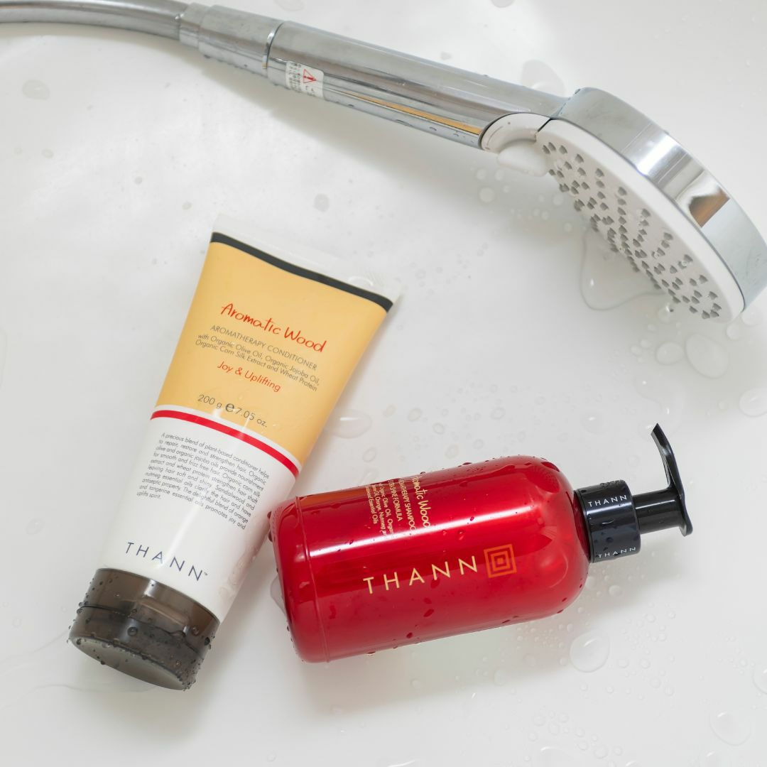 Aromatic Wood Extra Shine Shampoo