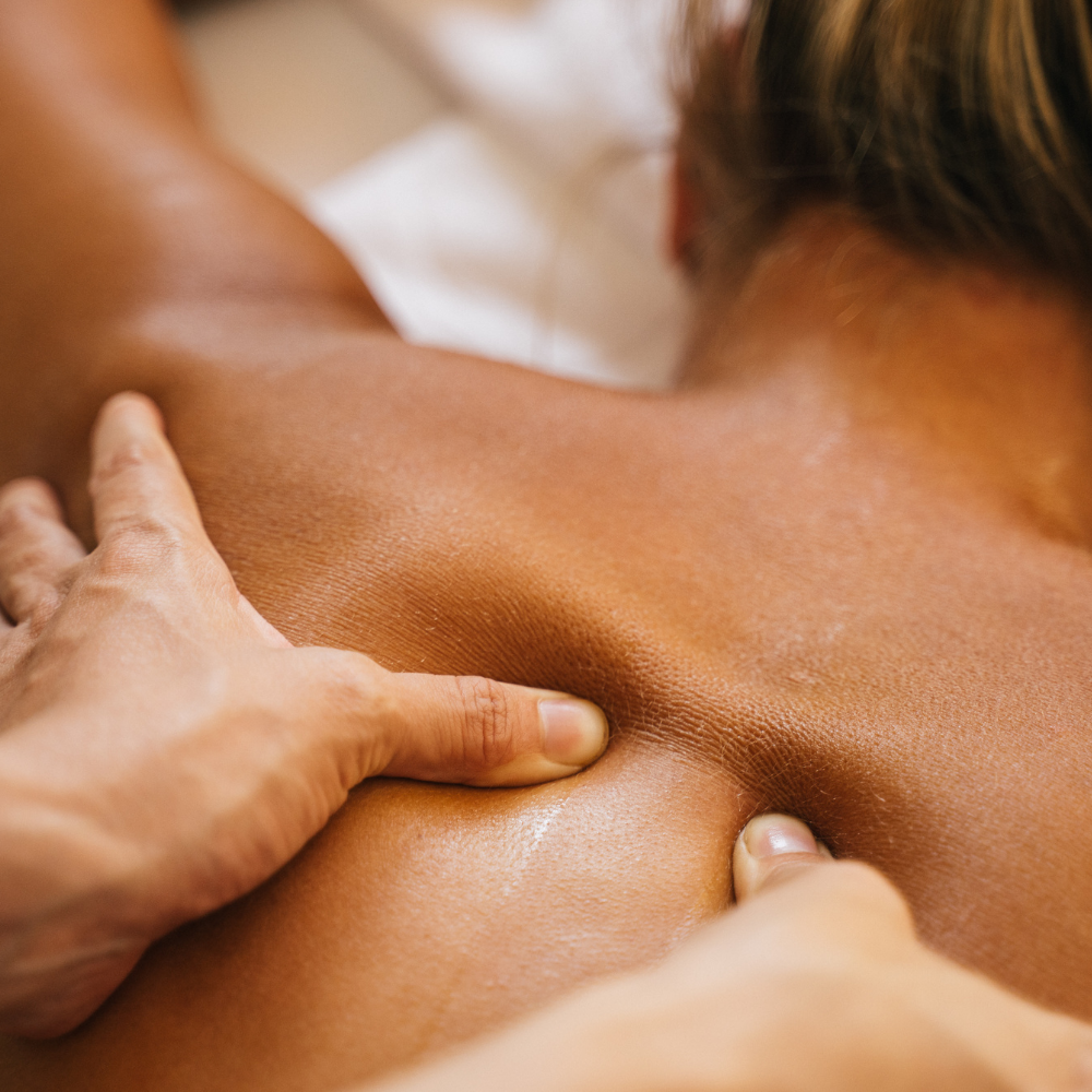 RELAXED HEAD, NECK & BACK WITH REVITALAZING FACIAL
