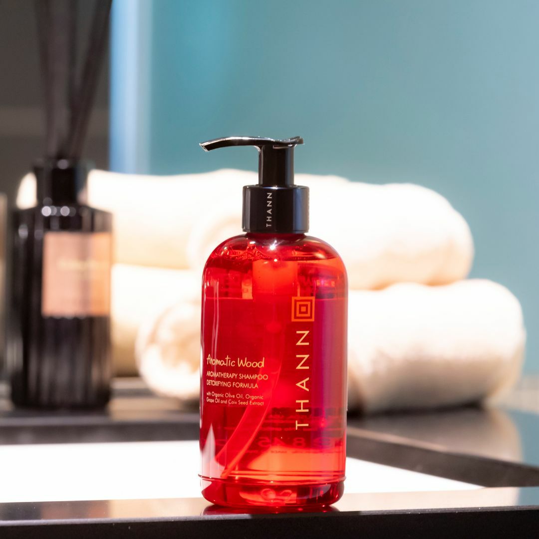 Aromatic Wood Shampoo Detoxifying Formula